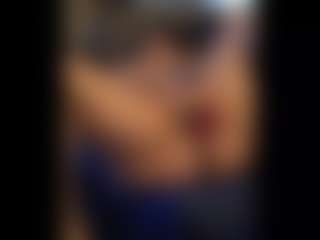 Honestlyfux's Live Sex Cam Show