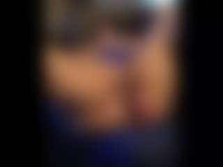 Honestlyfux's Live Sex Cam Show