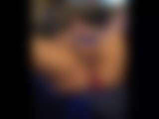 Honestlyfux's Live Sex Cam Show