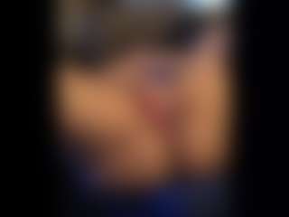 Honestlyfux's Live Sex Cam Show