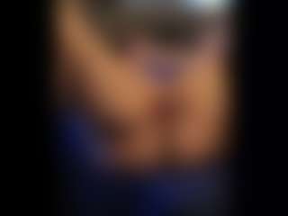 Honestlyfux's Live Sex Cam Show