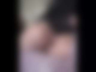 Honestlyfux's Live Sex Cam Show