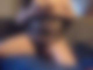 Honestlyfux's Live Sex Cam Show