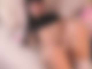 Live cam show with Emily - White on Camsoda | colombia