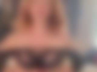 JanieDarling MILF webcam performer live streaming