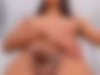 Live cam show with Mia-hornny - Average on Big Tits