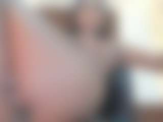 Live cam show with Mia-hornny - Average on AdultVida.com