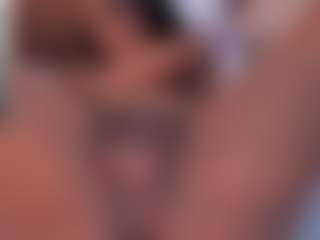 Live cam show with Mia-hornny - Black Hair on Milfs Live