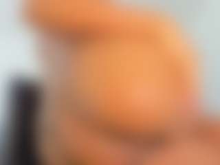 Live cam show with Mia-hornny - Small Tits on xheatlive.com