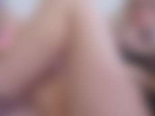 Live cam show with Xandra - Thin on Latina Girls