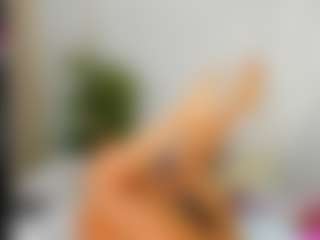 Live cam show with Nikki - Petite on galaxygirlnitro.com