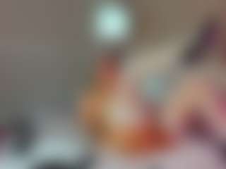 Live cam show with Nikki - Brown Hair on AdultVida.com