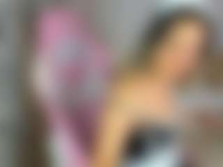 Live cam show with Nikki - Petite on CSO-WL