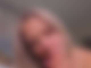 Live cam show with Nikki - Gray Eyes on milfzrlive.com