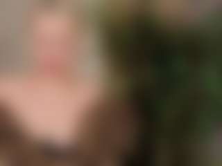 Live cam show with Nikki - Gray Eyes on Camsoda