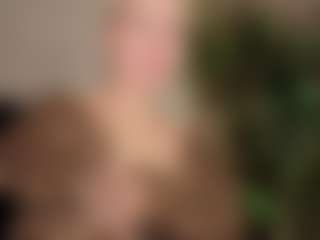 Live cam show with Nikki - Gray Eyes on Camsoda