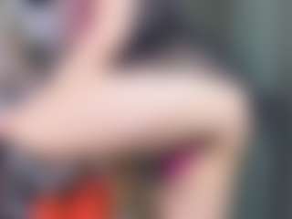 Live cam show with Nikki - Middle Aged on TeamSkeetLive
