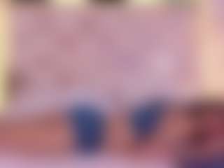 QueenMiranda4's Live Sex Cam Show