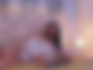 Live cam show with QueenMiranda4 - Brown Eyes on Hubzter Live