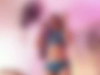 Live cam show with QueenMiranda4 - Smoking on madthumbs