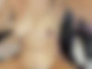 Selene-Diior MILF webcam performer live streaming