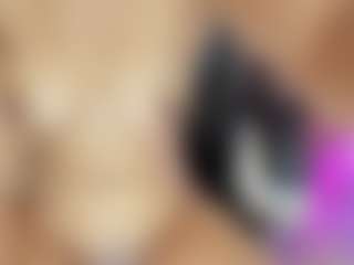 Selene-Diior MILF webcam performer live streaming