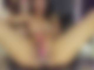 Live cam show with Selene-Diior - Oil on Fling VIP Chat