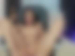 Selene-Diior MILF webcam performer live streaming
