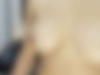 Live cam show with Selene-Diior - Fingers on Camsoda