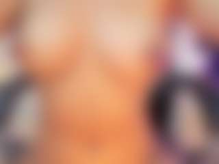 Live cam show with Selene-Diior - Petite on live18s.com