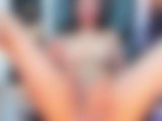 Live cam show with Selene-Diior - Petite Young Adult on Camsoda