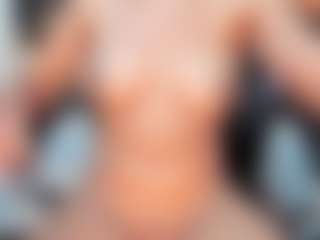 Live cam show with Selene-Diior - Petite Teen (18+) on Camsoda
