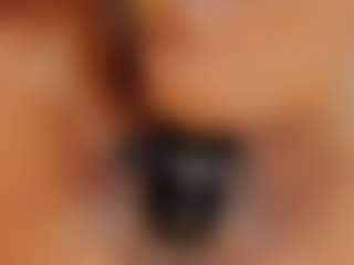 Live cam show with Selene-Diior - Petite Teen (18+) on intimatelivegirls.com