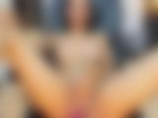 Live cam show with Selene-Diior - Oil on googirlz
