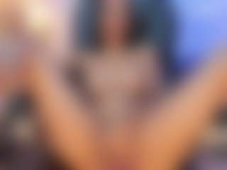 Live-Cam-Show mit Selene-Diior - Public auf Camsoda