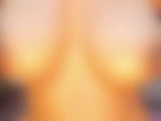 Live cam show with Selene-Diior - Fingers on Camsoda