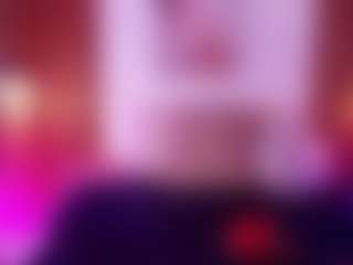 Live cam show with Stefy Harris - Nipple Piercings on CamSodaAdn