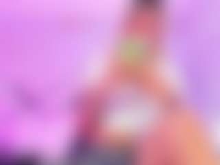 Live cam show with StyleQueen17 - HD on SpunkLive