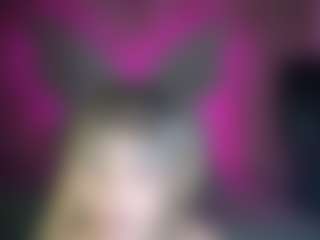 Ariana-romero19