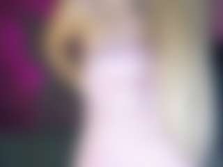 Ariana-romero19