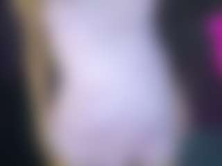 Ariana-romero19