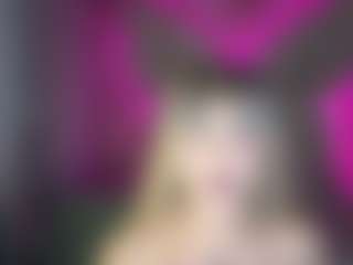 Ariana-romero19
