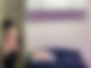Live cam show with Marian - Genital Piercings on AdultVida.com