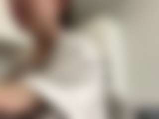 Live cam show with GwendaWanders - Brown Hair on Camming Site