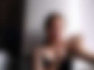 Live cam show with GwendaWanders - Nipple Piercings on SpankPalCams