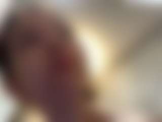Live cam show with GwendaWanders - Public Brown Hair on fapnchat