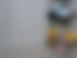 Live cam show with GwendaWanders - Spank Brown Hair on camwithhim.com