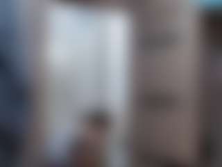 Live cam show with GwendaWanders - Ass Bouncing on Strip Flash - Live Sex Shows