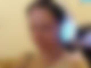 Live cam show with GwendaWanders - Amateur on Camsoda