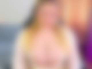 Live cam show with JuliaWatson66 - Sexy on SinfulBabes